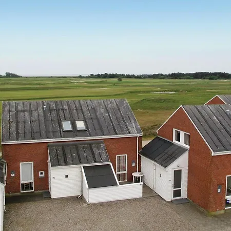 190 Holiday home *